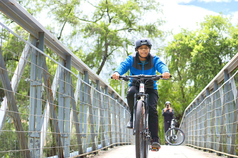 Cuenca: Rivers Bike Tour with Artisan Ice Cream Stop