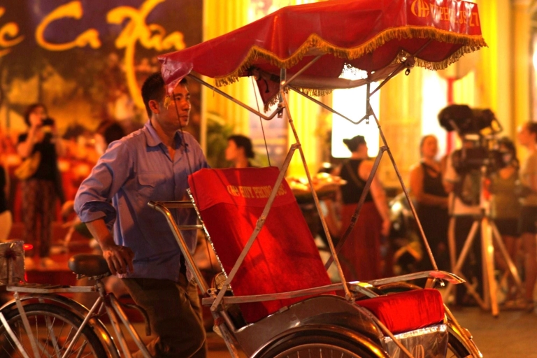 Tour privado de comida callejera de Hanoi y ciclo