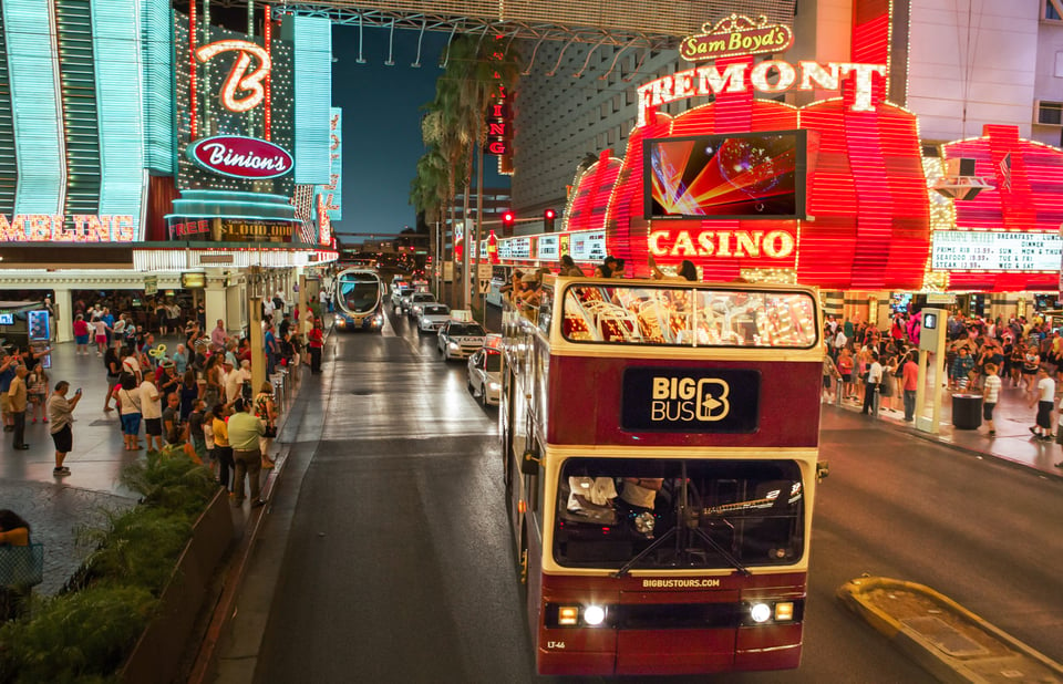 Las Vegas: Sightseeing Nachttour mit dem Open-Top-Bus