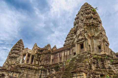 Sunrise at Angkor Wat Temple: 3-Hour Private Tour