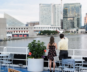 Jantar Buffet em Baltimore/Cruzeiro Dançante no Inner Harbor