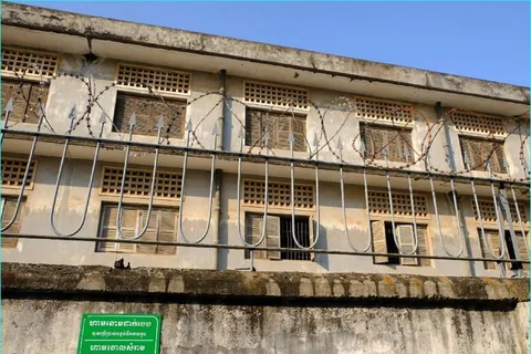 Phnom Penh private tour Tuol Sleng & Choeng Ek Killing Field