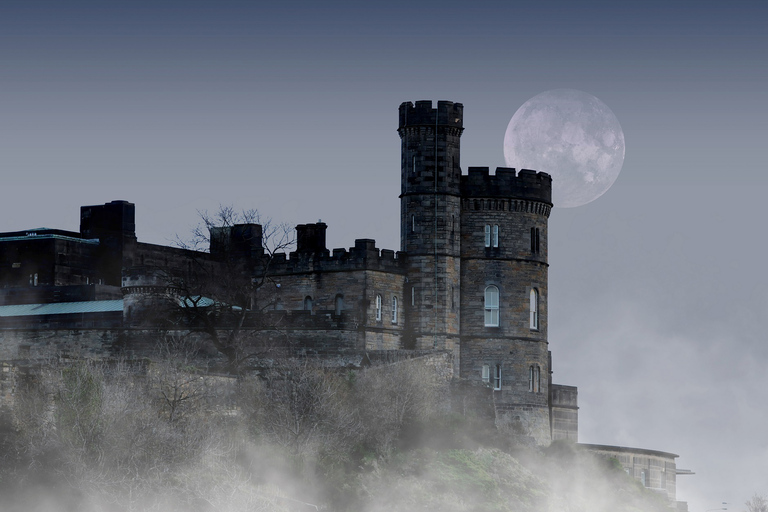 Edimburgo: tour a piedi del lato oscuro della cittàTour in inglese