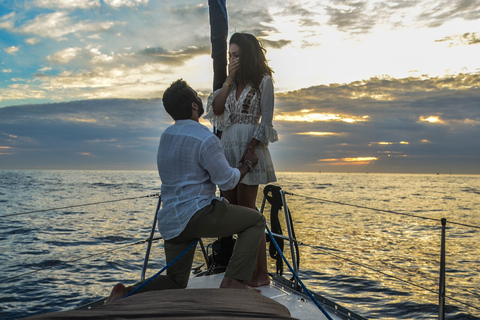 Los Cabos : Croisière partagée au coucher du soleilCroisière partagée à la voile au coucher du soleil à Cabo San Lucas SY