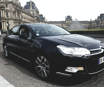 Disneyland Paris: Private Transfer to/from CDG Airport