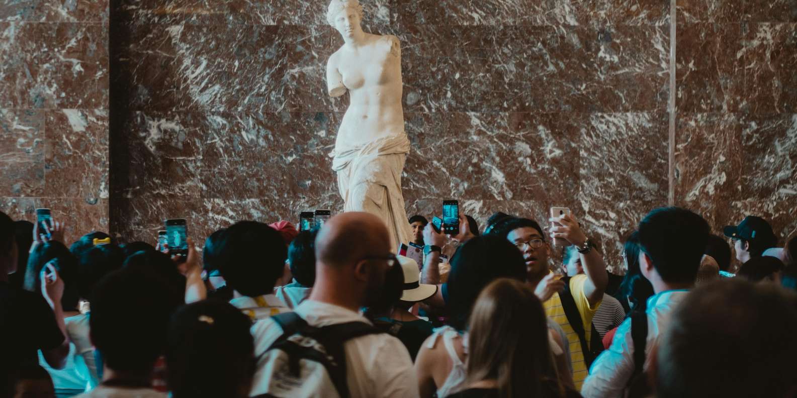 Paris: Louvre Museum Semi-Private Tour | Skip the Line