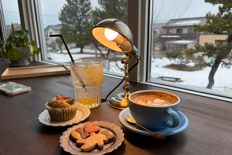 Kanazawa: Café Hopping Tour with Local Guide