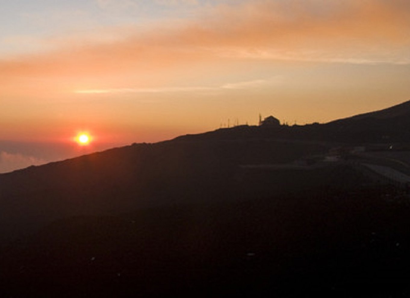 Taormina: Solnedgangstur på Etna med hulebesøg og smagsprøver