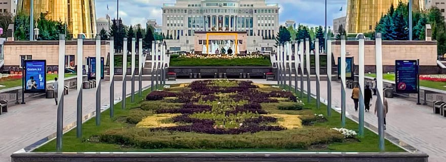 Visite de la ville d'Astana : Guide certifié + dégustation de vin + tout compris