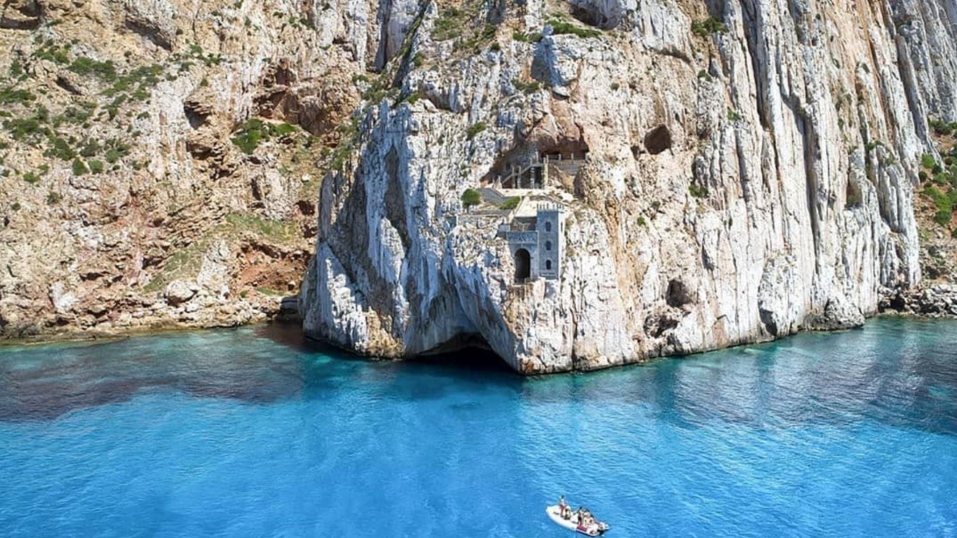 Buggerru: Halbtagestour mit dem Schlauchboot an der Südküste Sardiniens