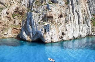 Buggerru: Halbtagestour mit dem Schlauchboot an der Südküste Sardiniens
