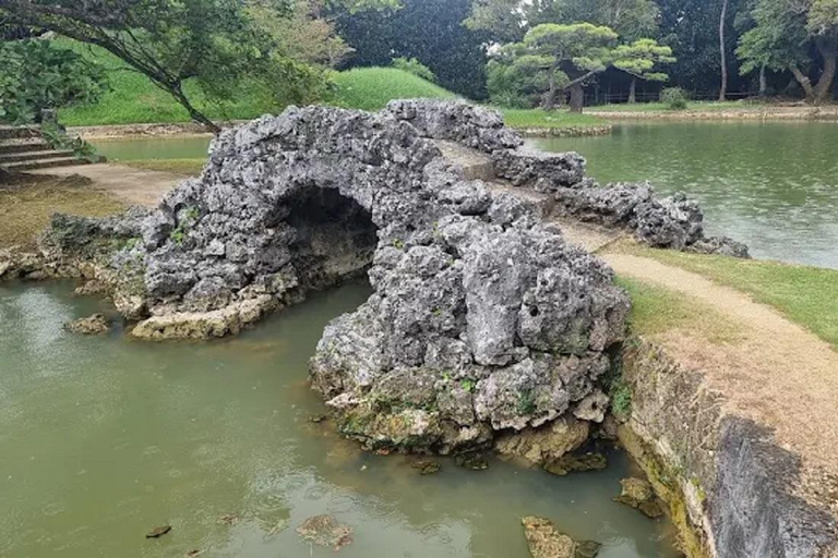 Naha: Naminoue Shrine Makishi Market &amp; Shikinaen Guided TourNaha &gt;A Walking Journey Through Naha Time Guided Tour