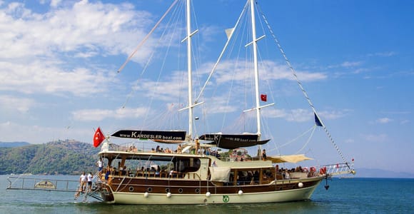 Fethiye: Full-Day Sailing Cruise with Lunch and Swim Stops