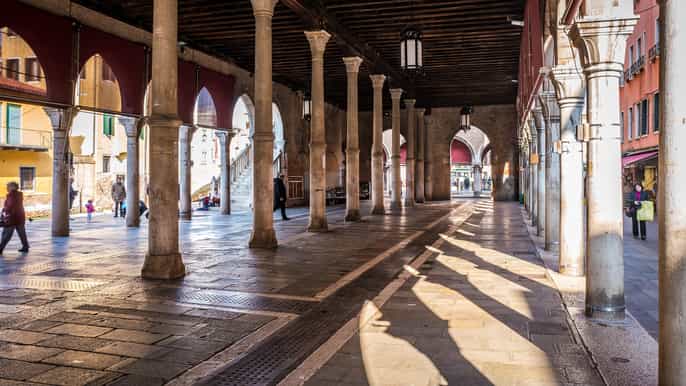 venice private tour of its legends w/ the rialto market