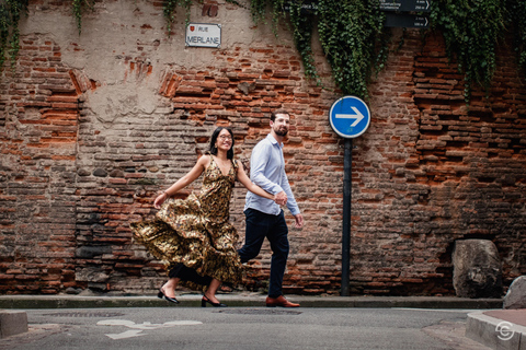 Photo shoot in the narrow streets of Toulouse — 1 hour 30 minutes in the heart of the pink city Photo shoot in the narrow streets of Toulouse — 1.5 hours in the heart of the Pink City