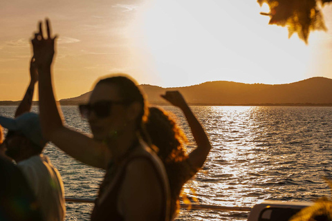 Ibiza: Formentera Full-Day Boat Trip with Sunset Party