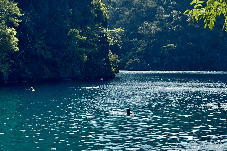 Coron: Island Highlights Tour with Buffet Lunch and Pick-up