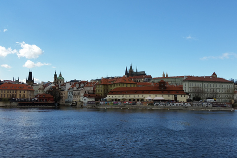 Prag: 1 timmes kryssning på floden VltavaPrag: Båttur på floden Vltava i en timme