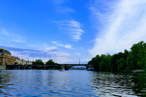 Praga: Crociera di un&#039;ora sul fiume MoldavaPraga: crociera di 1 ora sulla Moldava