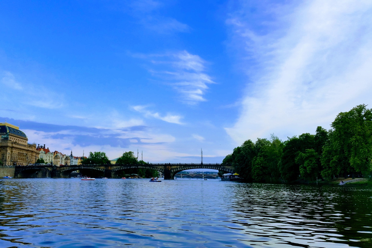 Prag: 1 timmes kryssning på floden VltavaPrag: Båttur på floden Vltava i en timme