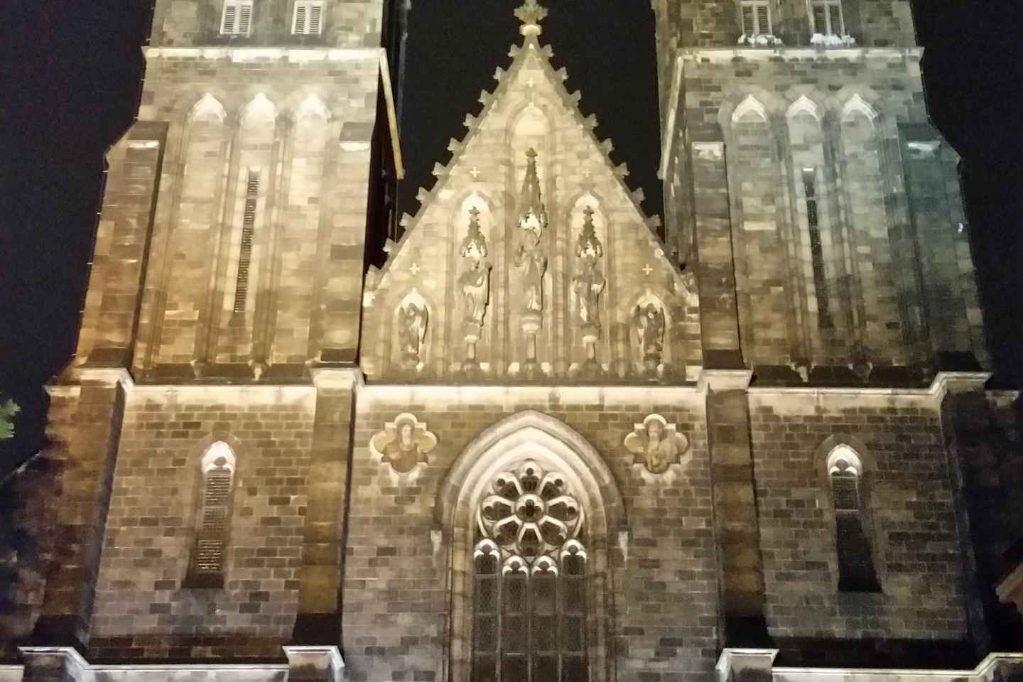 3-Hour Prague Castle & Interiors Tour