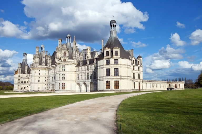 Van Parijs: tour met kleine groepen door de kastelen van de LoirePrivétour in het Engels (groepen van 5 tot 8)