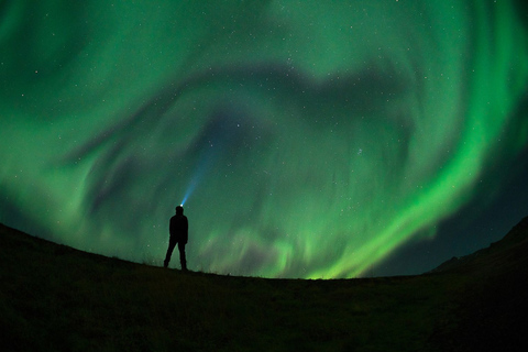 Desde Reikiavik: Círculo Dorado y la aurora borealReikiavik: Círculo Dorado y aurora boreal con recogida