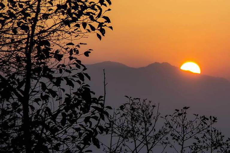 Visite de Nagarkot avec vue sur le lever du soleil et randonnée jusqu'au temple de Changunarayan