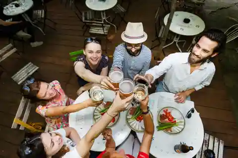 Bucharest: Hidden Markets Walking Tour with Tastings