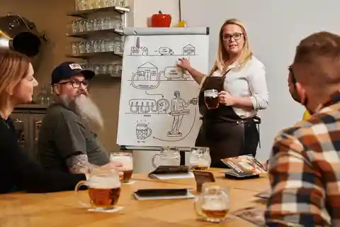 La Escuela de la Cerveza: Arte Tradicional Checo de Servir Cerveza
