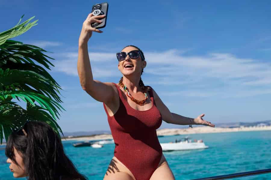 Ibiza: Formentera-Tour mit Mahlzeiten, Wasseraktivität & offener Bar. Foto: GetYourGuide