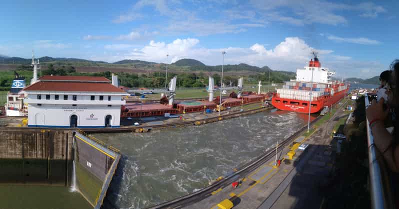 Panama City: City Highlights and Panama Canal Private Tour