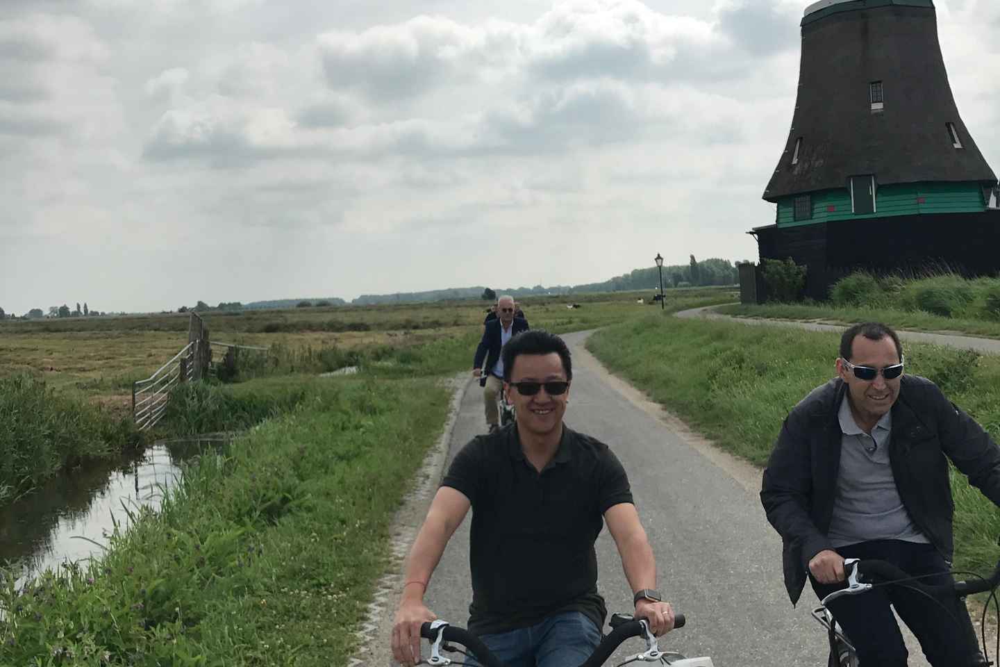 Amsterdam: Zaanse Schans Windmühlen Fahrradtour mit Guide