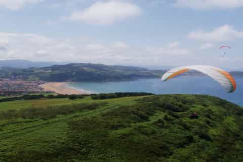 Paragliding Tour over San Sebastian