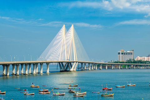 Mumbai : Siddhivinayak Temple, Bandra, Juhu ChowpattyVisite guidée en anglais et en hindi