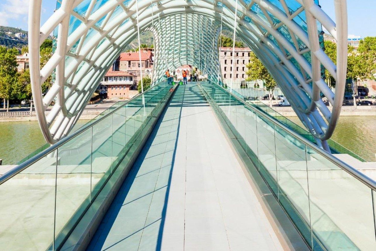 Tbilisi: Old Town Tour & Panoramic River Cruise with Wine