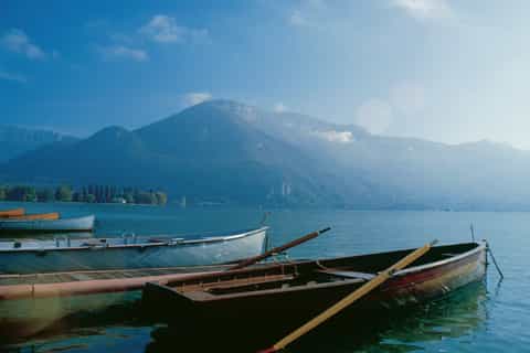 Cruises & boat tours