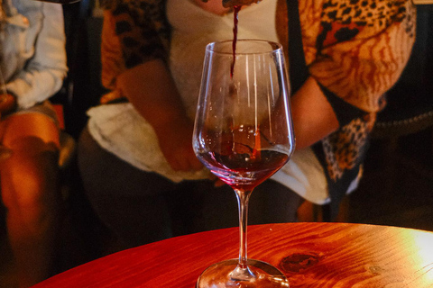 سولفانج جولة في النبيذ والجريمة الحقيقية مع مشروبات مشمولة