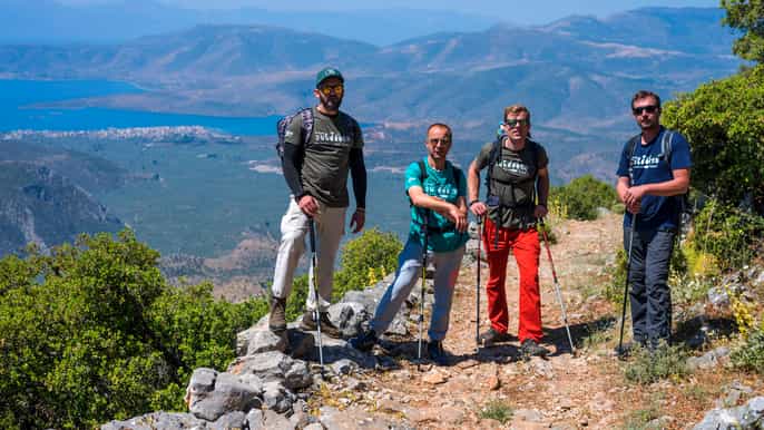 hiking tour on the ancient delphi footpath