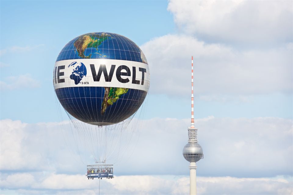 toy journalist Restless Berlin: bilet na wzlot balonem Welt z perfekcyjnym widokiem | GetYourGuide