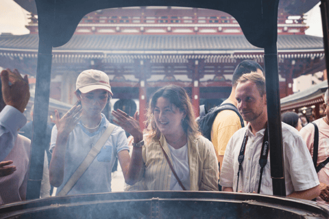 Tokyo: Asakusa Temple & Shrine Walking Tour with Local Guide Tokyo: Asakusa Guided Walking Tour Visiting Sensoji Temple