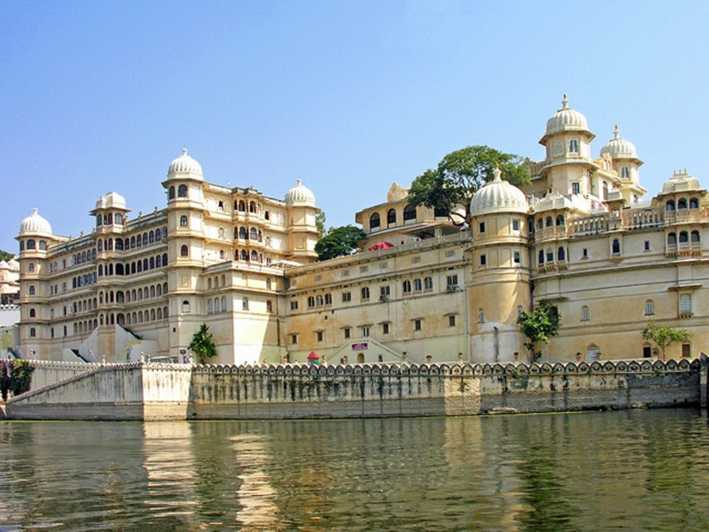 Udaipur City: Private Sightseeing Tour