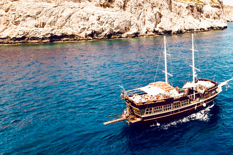 Rhodes: Croisière au coucher du soleil tout compris de 3 heures avec dîner et boissonsDe Rhodes: Croisière au coucher du soleil tout compris de 3 heures