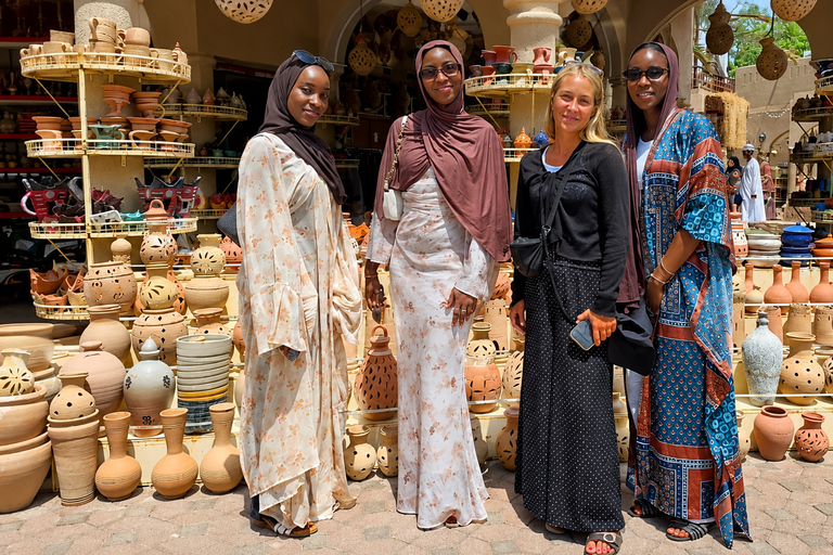 From Muscat: Nizwa, Jabreen, and Bahla Fort Day Sharing Tour