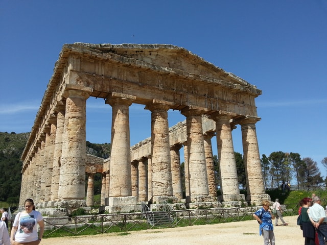 Visit Segesta and Selinunte Tour from Trapani in 