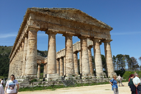 Il colore delle cose”, dal 25 agosto parte la terza edizione di Antro: il  festival del Parco Archeologico dei Campi Flegrei - Tv Campi Flegrei