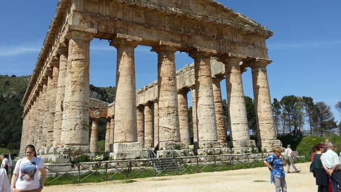 segesta and selinunte tour from trapani