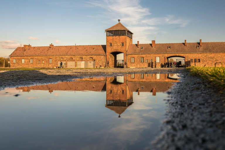 Z Krakowa: Auschwitz-Birkenau Tour z transferemOferta specjalna: Wycieczka z broszurą