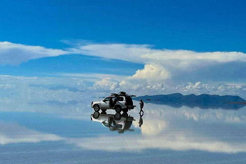 Uyuni: 2-Day Salt Flats Tour with Incahuasi Island