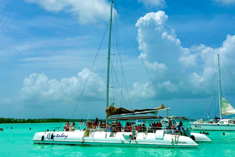 Punta Cana: Saona Island Paradise Catamaran Sightseeing Tour with Lunch and Drinks Punta Cana: Macao Beach and Local Dominican Experience